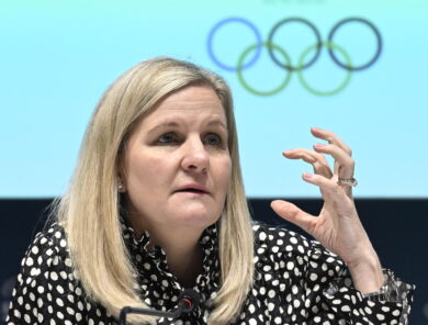 Il Cio: stop alle donne transgender nelle gare femminili alle Olimpiadi