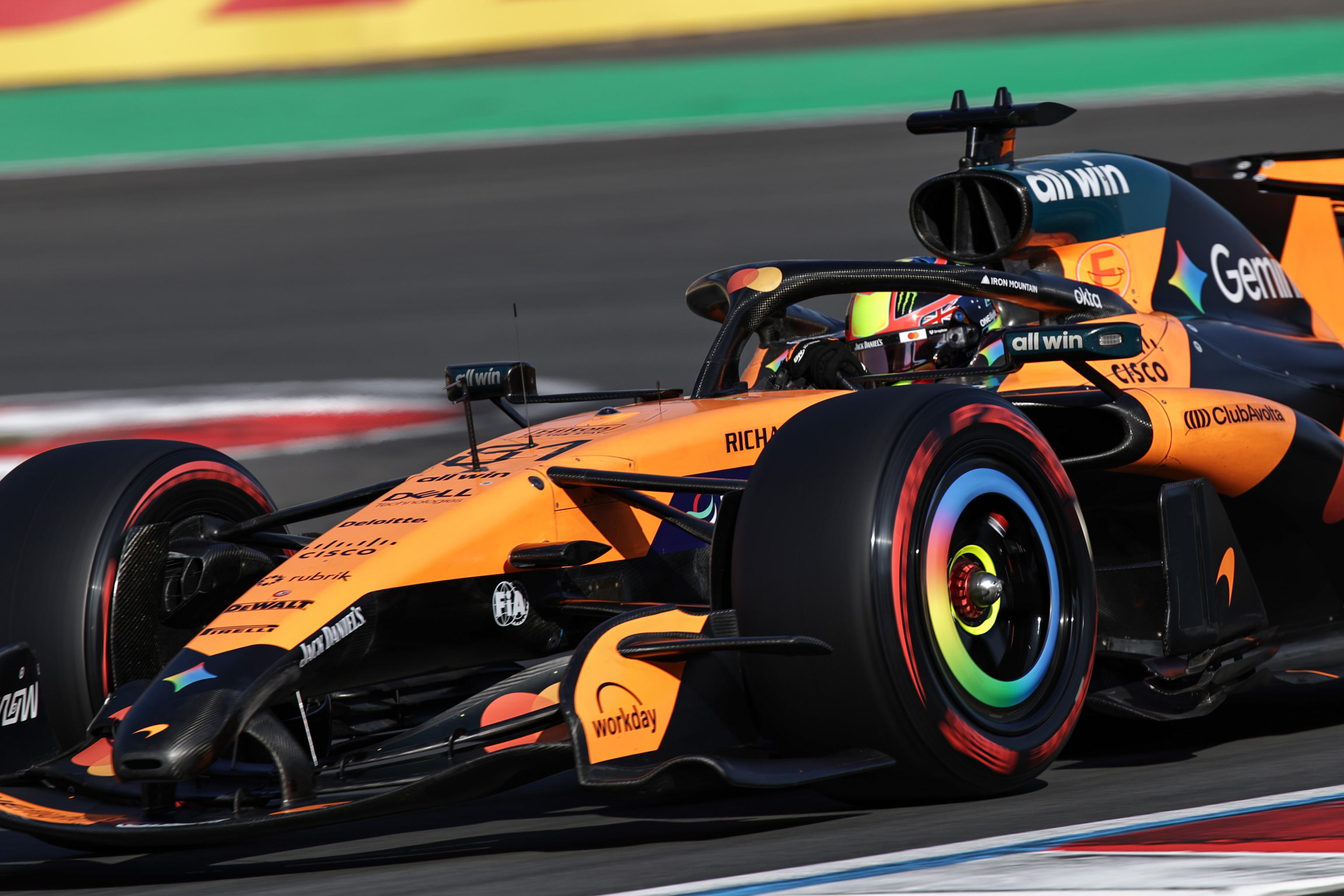 In Giappone riecco le Mc Laren davanti a Mercedes e Ferrari