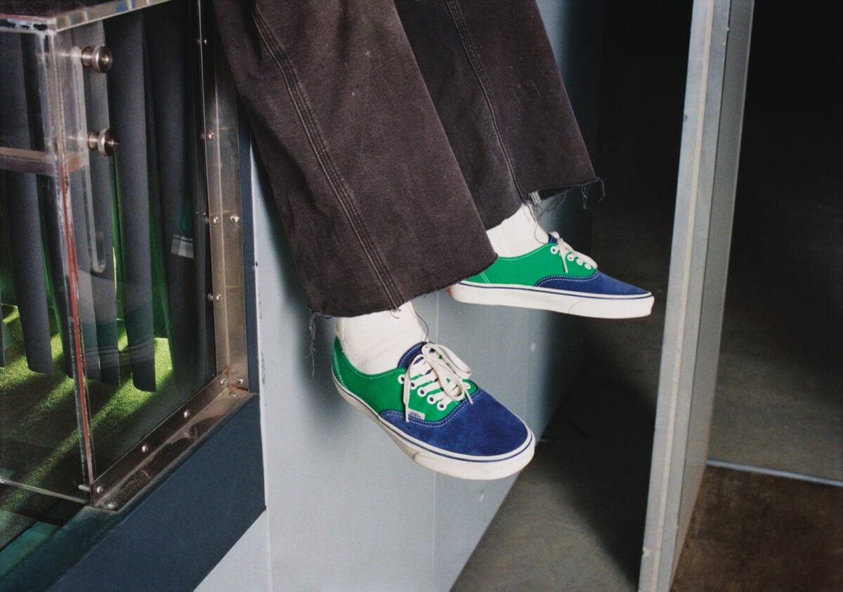 Le Vans Authentic compiono 60 anni e tornano con la campagna “Off The Wall” con SZA e Travis Barker