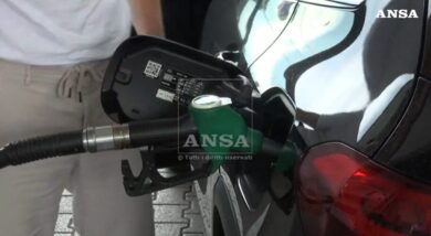 Conflitto in Iran, aumenti dei prezzi dei carburanti in Italia