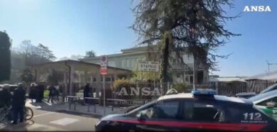 Bergamo, insegnante accoltellata da uno studente di 13 anni in una scuola media