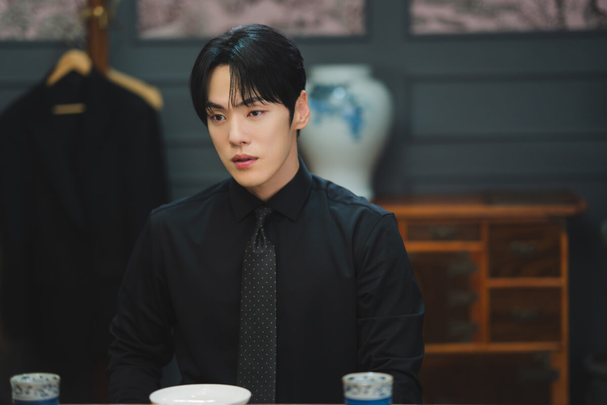 Siren’s Kiss, il romance thriller che trasforma seduzione e sospetto in un gioco pericoloso