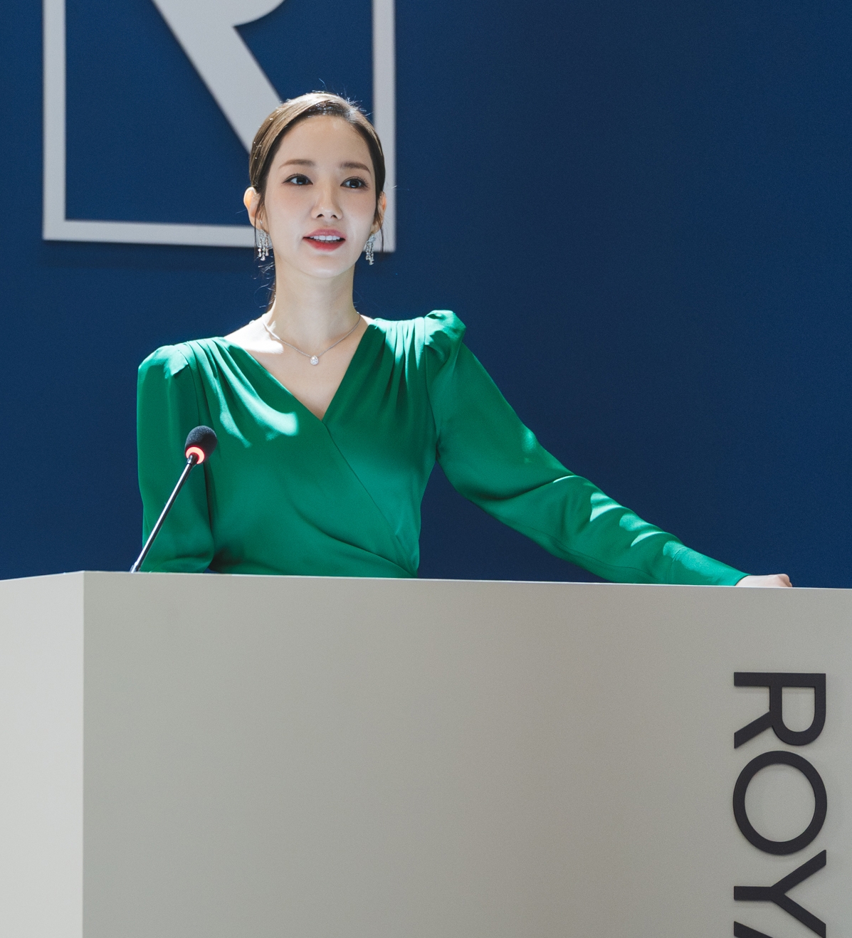 Siren’s Kiss, il romance thriller che trasforma seduzione e sospetto in un gioco pericoloso