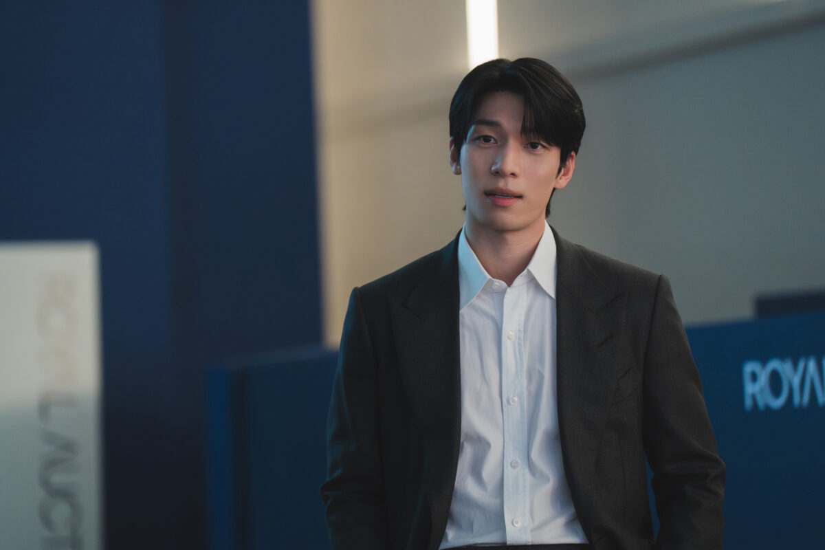 Siren’s Kiss, il romance thriller che trasforma seduzione e sospetto in un gioco pericoloso