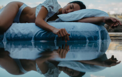 Giornata mondiale del sonno: perché l’acqua calda è il nuovo alleato per dormire meglio