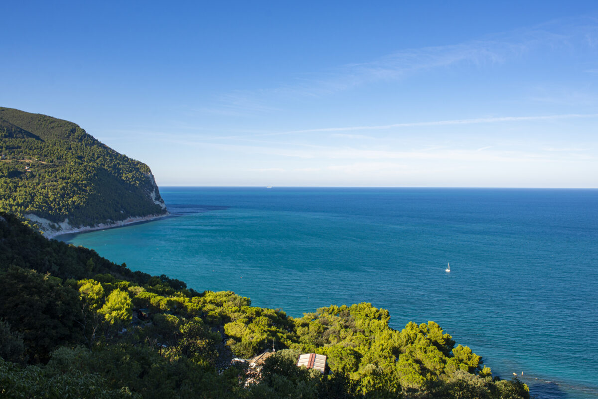 I luoghi che hanno ispirato i grandi poeti: 6 destinazioni nel mondo tra Leopardi, Neruda e Wordsworth