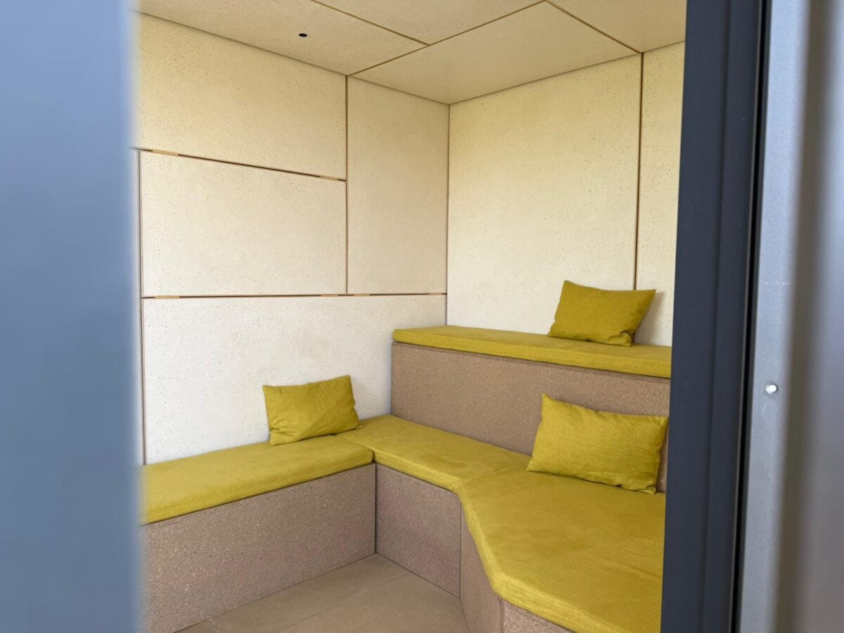 La micro-architettura di riso che cura l’uomo con l’apiterapia: nasce in Italia la casa del futuro