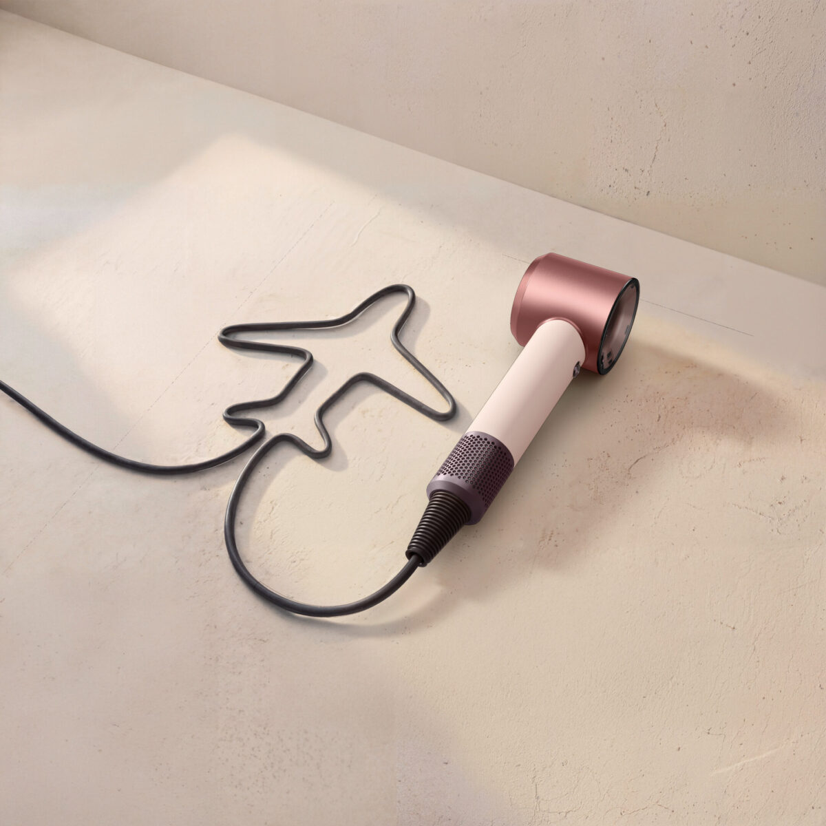 Dyson Supersonic Travel: il nuovo hair tool compatto che ridefinisce lo styling in viaggio