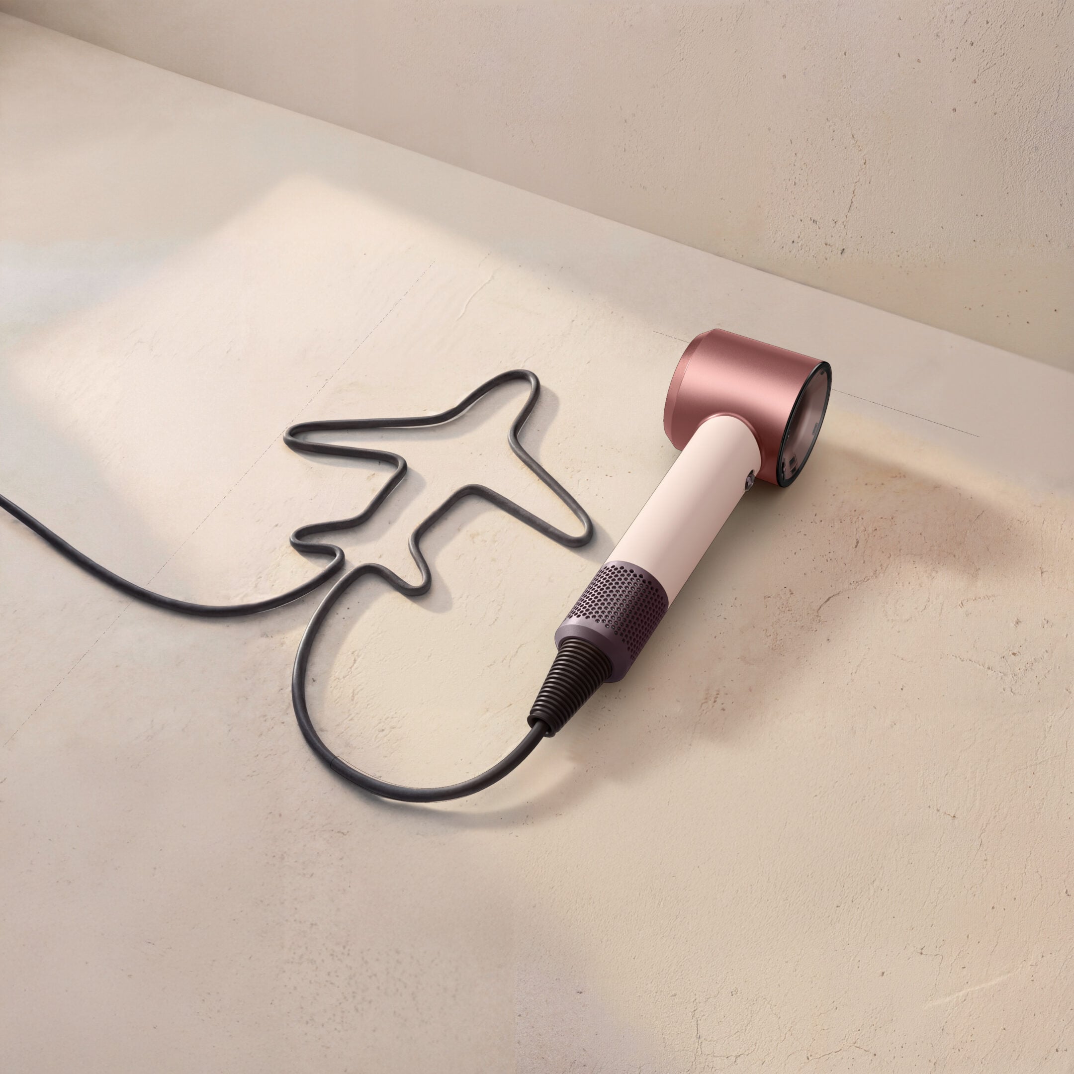 Dyson Supersonic Travel: il nuovo hair tool compatto che ridefinisce lo styling in viaggio