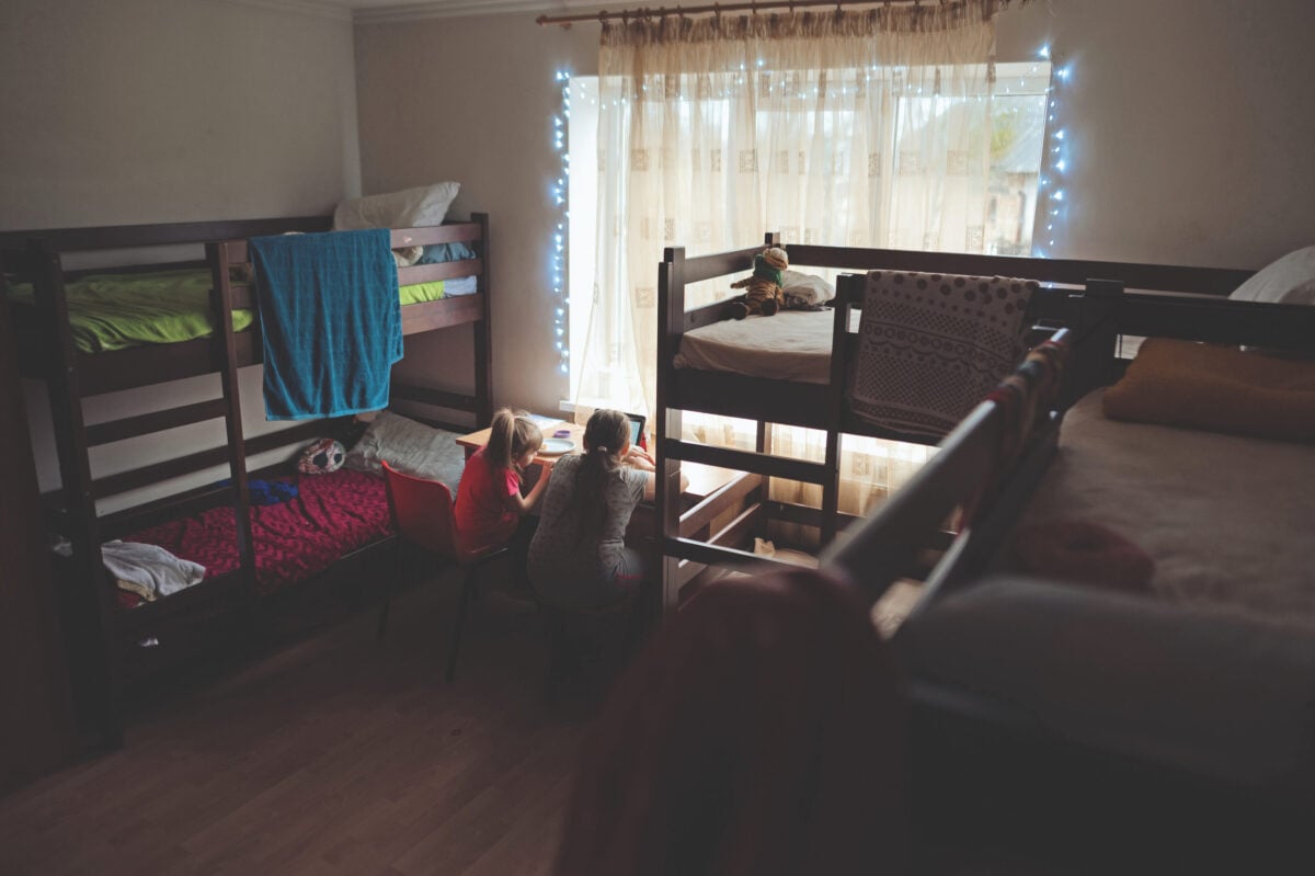 Baby prostitute: Il sistema da incubo degli affidi in Francia