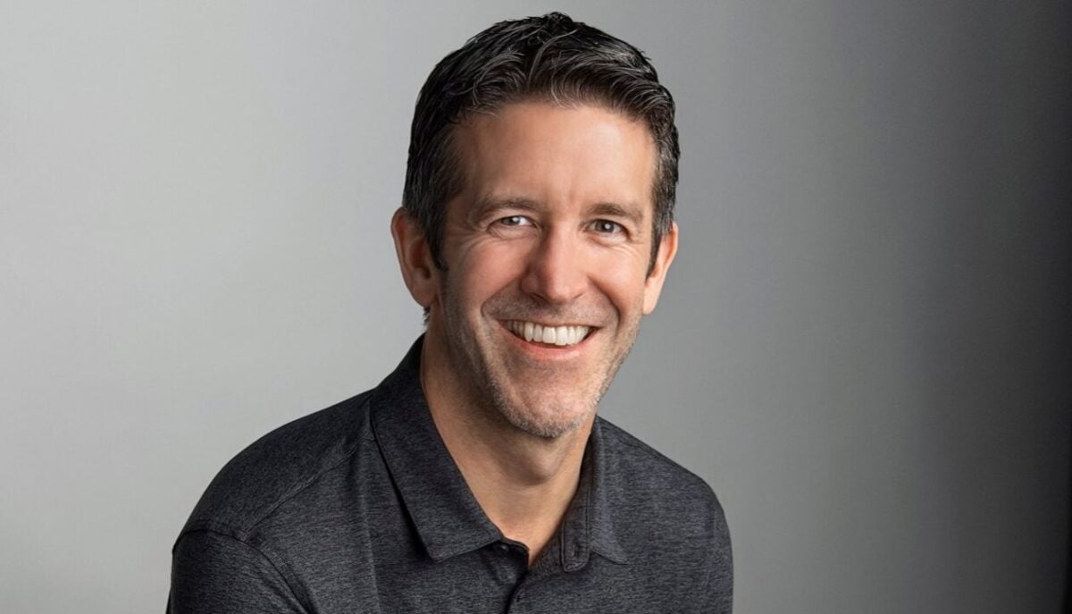 Chi è John Ternus, l’ingegnere che deve riportare l’anima di Steve Jobs in Apple (e sostituisce Tim Cook)