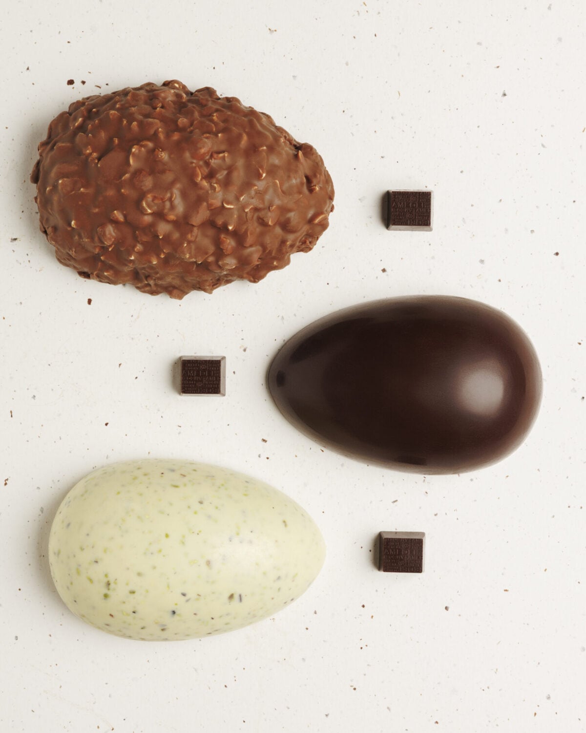 Tendenze, Colombe e Uova griffate guidano la Pasqua 2026 Tendenze, Colombe e Uova griffate guidano la Pasqua 2026