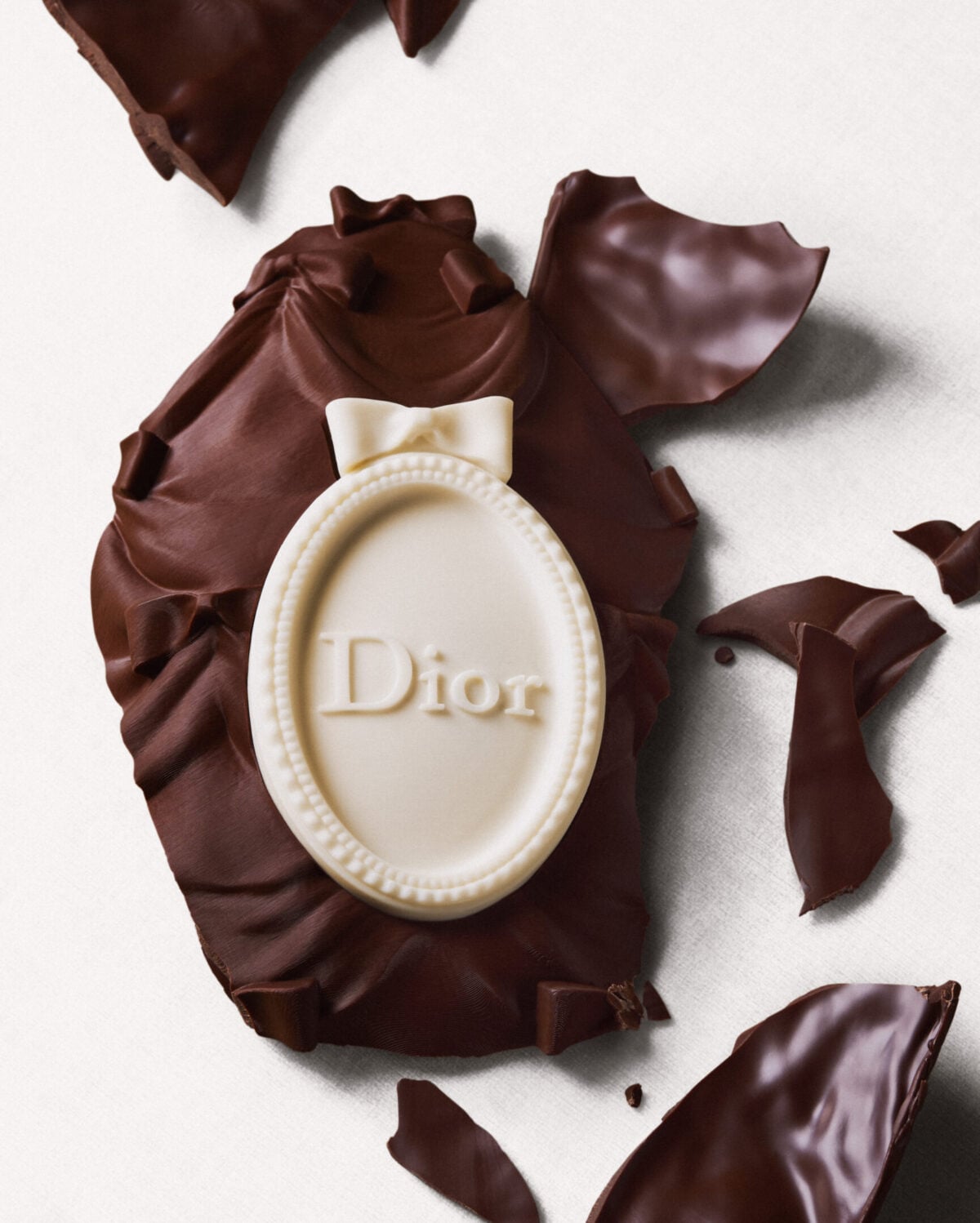 Tendenze, Colombe e Uova griffate guidano la Pasqua 2026 Tendenze, Colombe e Uova griffate guidano la Pasqua 2026