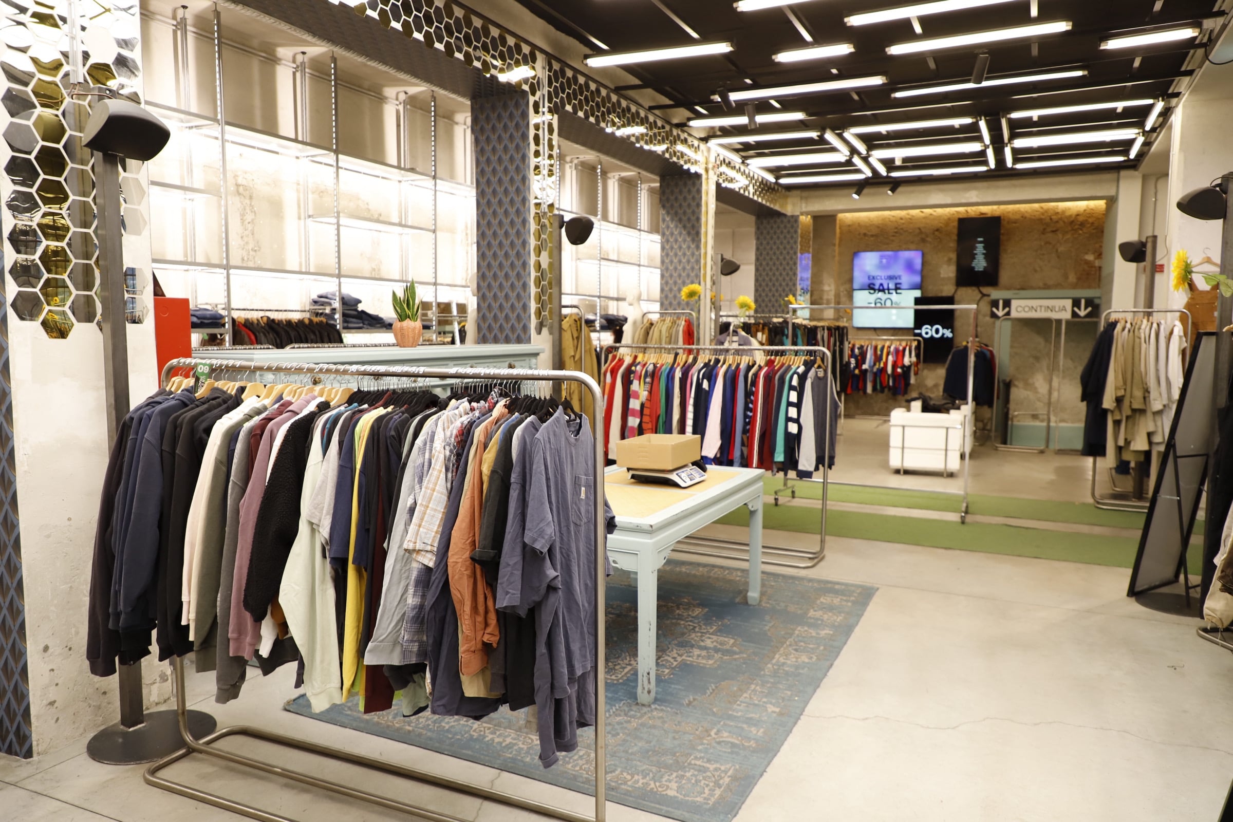 Unsane nobilita la vendita a peso partendo da Milano e Roma Unsane nobilita la vendita a peso partendo da Milano e Roma