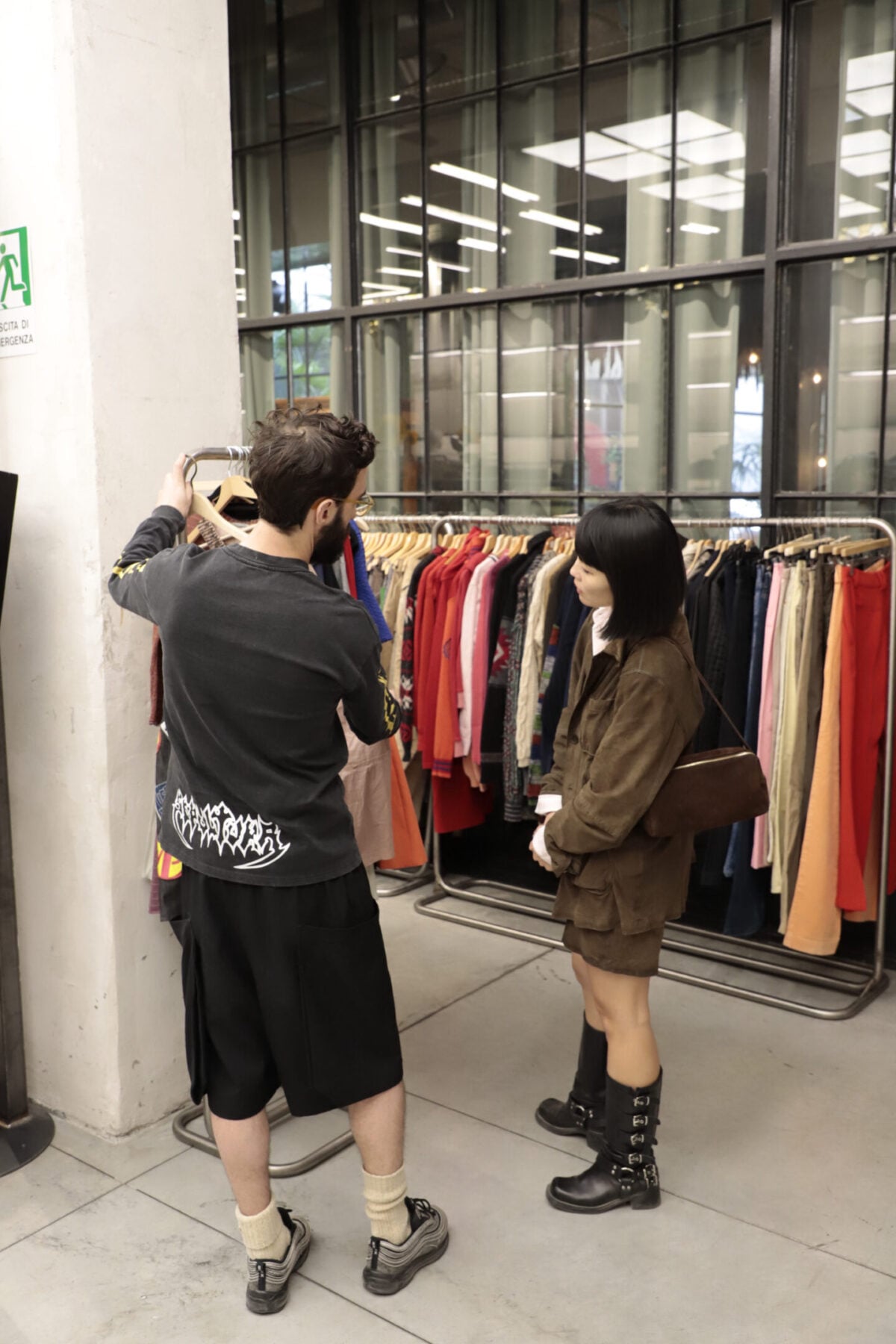 Unsane nobilita la vendita a peso partendo da Milano e Roma Unsane nobilita la vendita a peso partendo da Milano e Roma