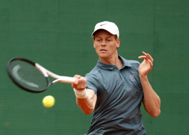 Sinner batte Alcaraz a Montecarlo. Jannik torna numero uno al mondo