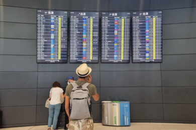 Voli cancellati, corsa alle assicurazioni di viaggio: ecco quando serve davvero (e quando è inutile)