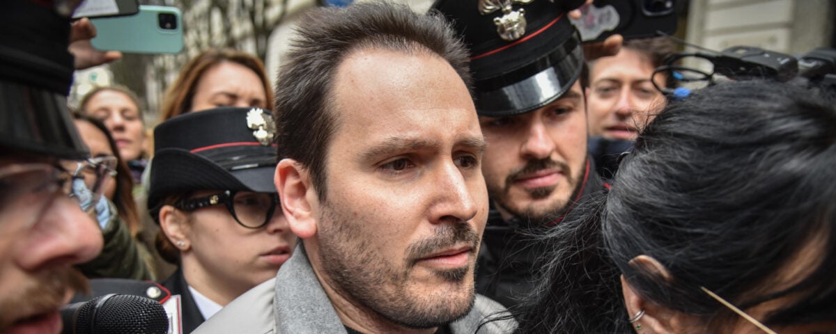 Garlasco, la dichiarazione a sorpresa della vicina di casa dei Poggi: «Sempio? Non l’ho mai visto»