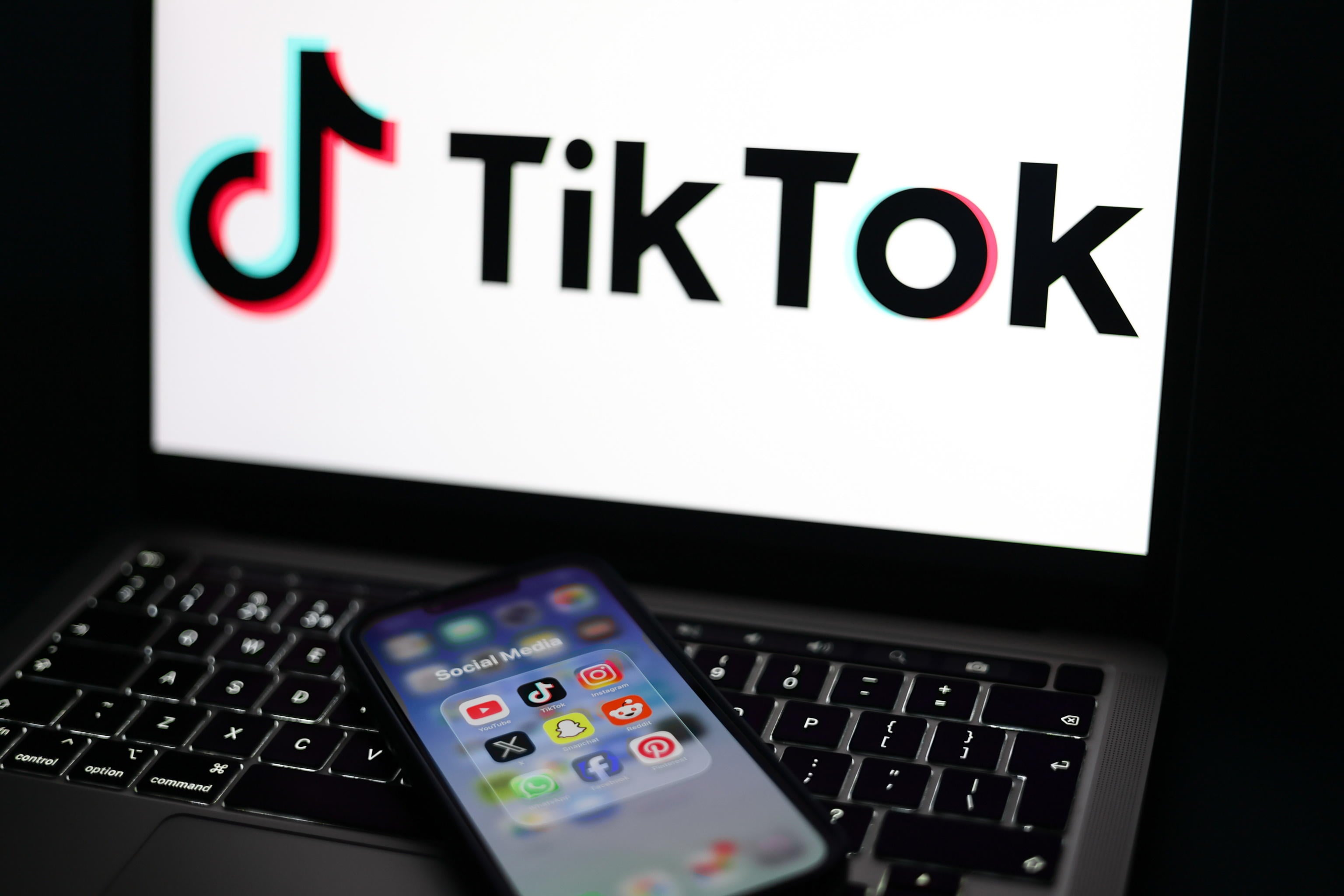 TikTok Shop è boom in Italia e, sorpresa, a spingere sono gli over 40