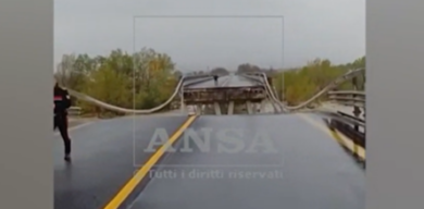 Maltempo, in Molise crolla ponte sul Trigno lungo la statale 16 Adriatica