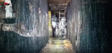 Rapina in banca a Napoli, la ricostruzione 3D del cunicolo scavato sotto il caveau