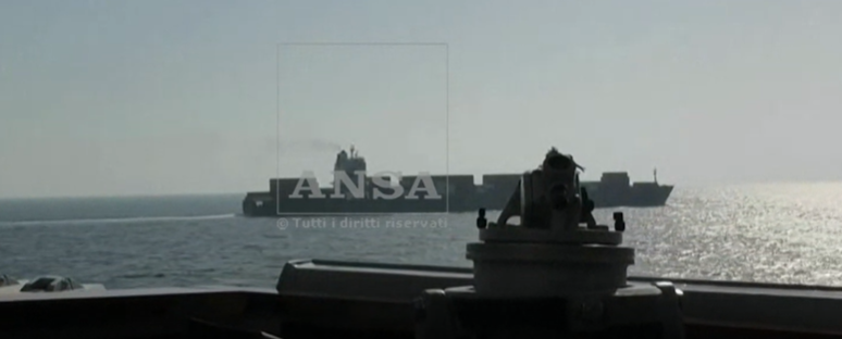 Stretto di Hormuz, nave da guerra Usa colpisce mercantile iraniano che elude il blocco