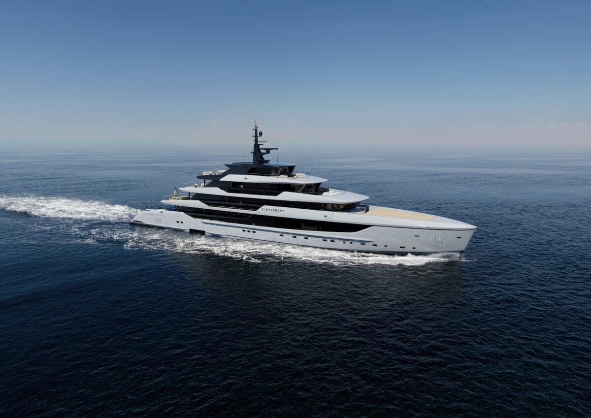 Piscina, cantina vini e cinema: ecco come cambia il lusso in mare