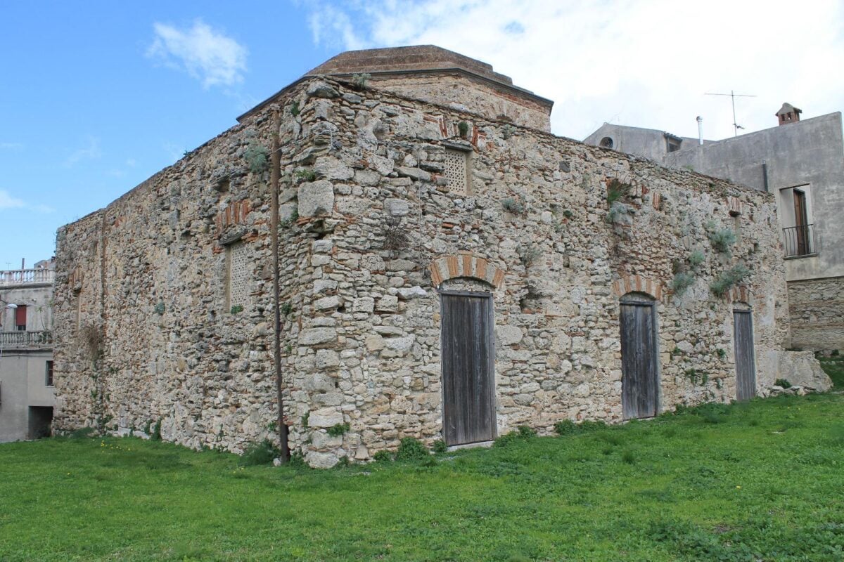 Un viaggio nella Sicilia autentica: 30 tappe in podcast tra borghi e tradizioni