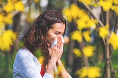 Siamo davvero diventati tutti allergici? I veri numeri (che vi sorprenderanno) dietro la mania delle allergie