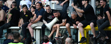 La vergogna del derby di Torino: il calcio italiano ostaggio degli ultras