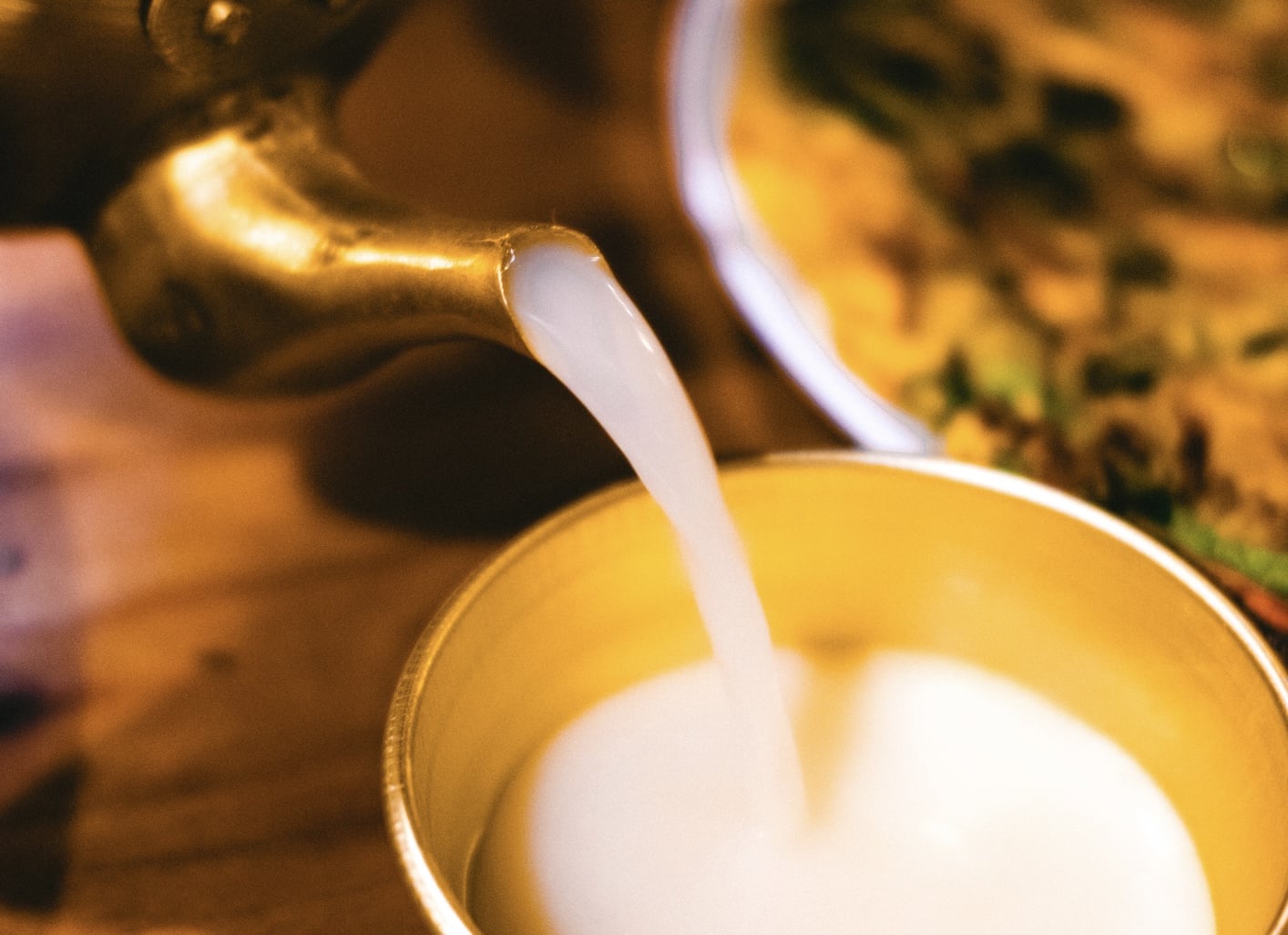 Il nuovo lusso coreano si beve: yakju, makgeolli e soju premium stanno conquistando il fine dining Il nuovo lusso coreano si beve: yakju, makgeolli e soju premium stanno conquistando il fine dining