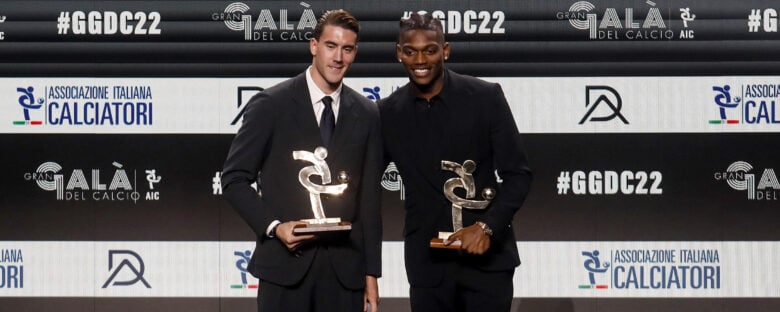 leao vlahovic milan juventus volata champions league