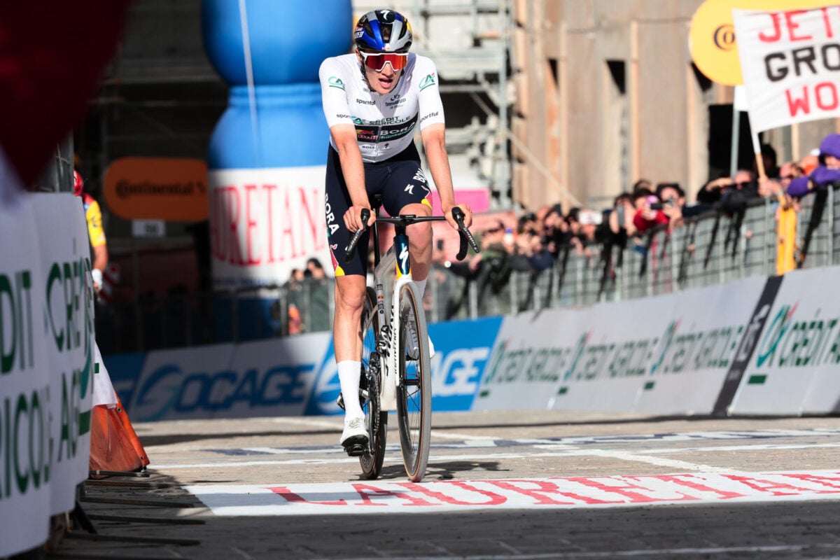 Parte il Giro, stavolta dalla Bulgaria Vingegaard è il grande favorito Giulio Pellizzari la speranza italiana