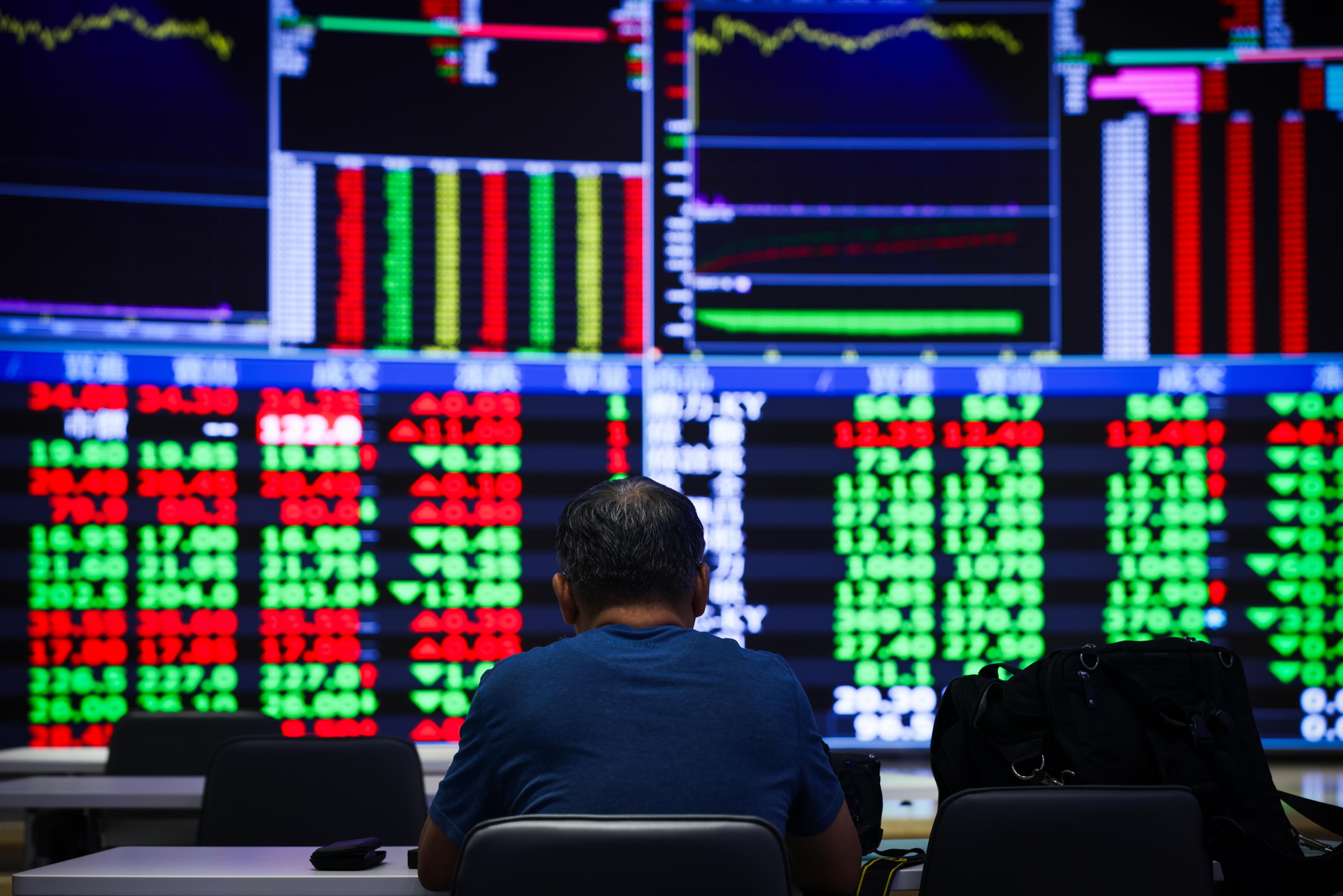 Febbre da IA nei mercati finanziari, le aziende del settore stanno riscrivendo il capitalismo globale