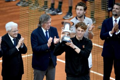 Jannik Sinner è il nuovo re di Roma Trionfa 50 anni dopo Panatta