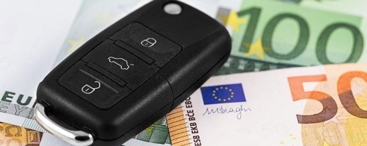 Bollette e assicurazioni: dove gli italiani perdono più soldi e come risparmiare