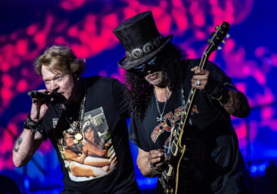 Guns N’ Roses, l’ultima band maledetta del rock: la verità in un libro