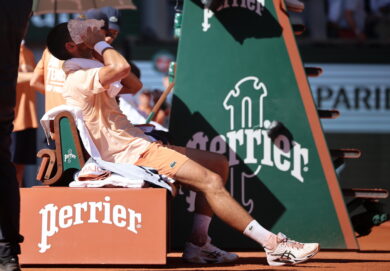 Roland Garros, il collasso di Mensik e la furia di Nole: “Come funziona?”