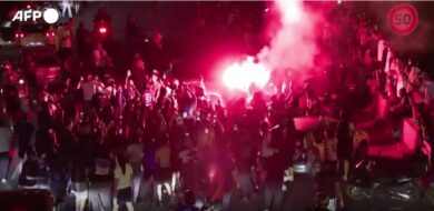 Parigi, le immagini della notte di paura per la festa Psg: incidenti, feriti e arrestati