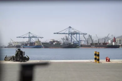 Iran sull’orlo della frattura interna: scontro tra governo e Guardie Rivoluzionarie sugli attacchi agli Emirati