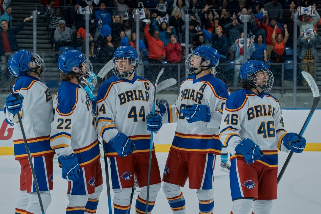 Dopo Heated Rivalry, arriva Off Campus: la serie che trasforma l’hockey nel nuovo fenomeno hot