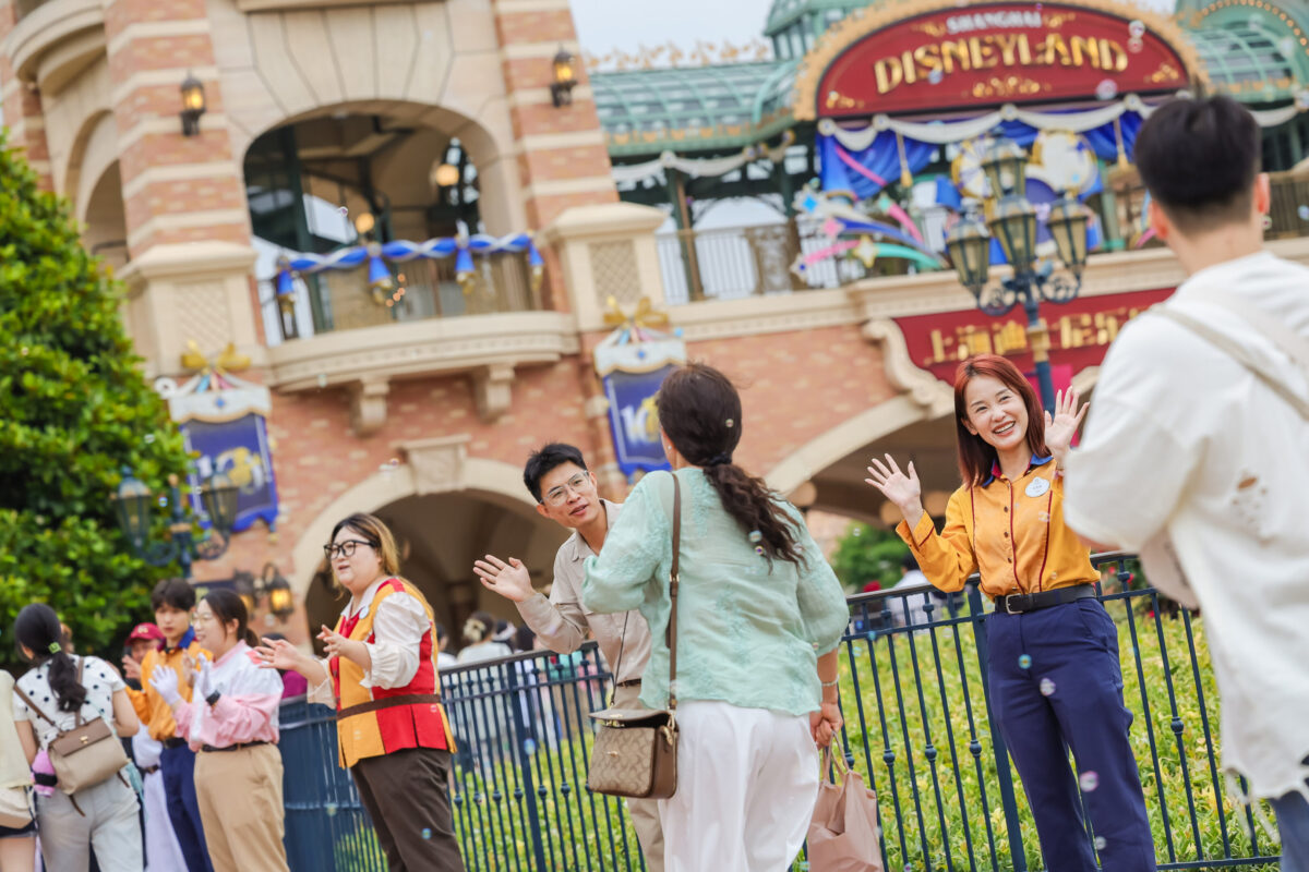 Shanghai Disney Resort compie 10 anni: la magia Disney diventata una storia cinese Shanghai Disney Resort compie 10 anni: la magia Disney diventata una storia cinese