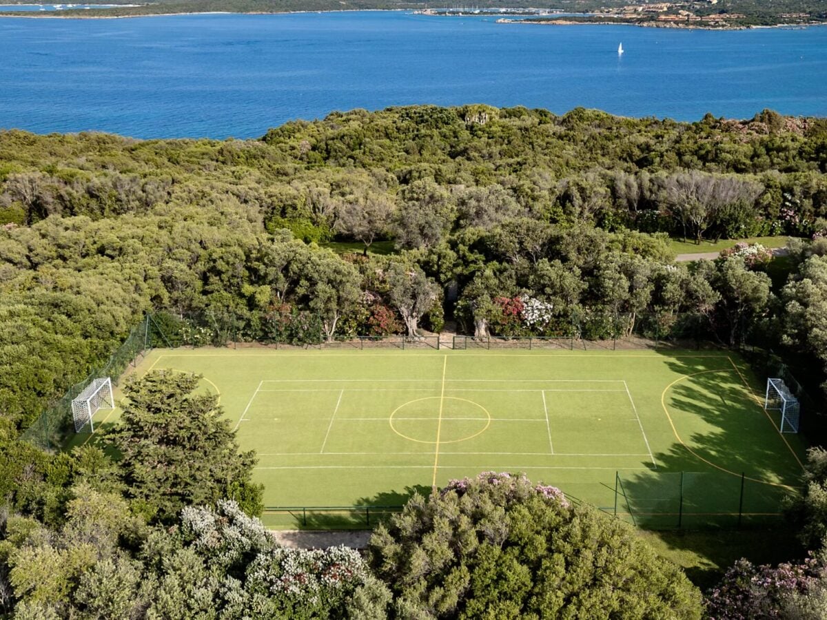 Le foto mai viste di Villa Certosa. La casa di Berlusconi è in vendita per 500 milioni di euro Le foto mai viste di Villa Certosa. La casa di Berlusconi è in vendita per 500 milioni di euro