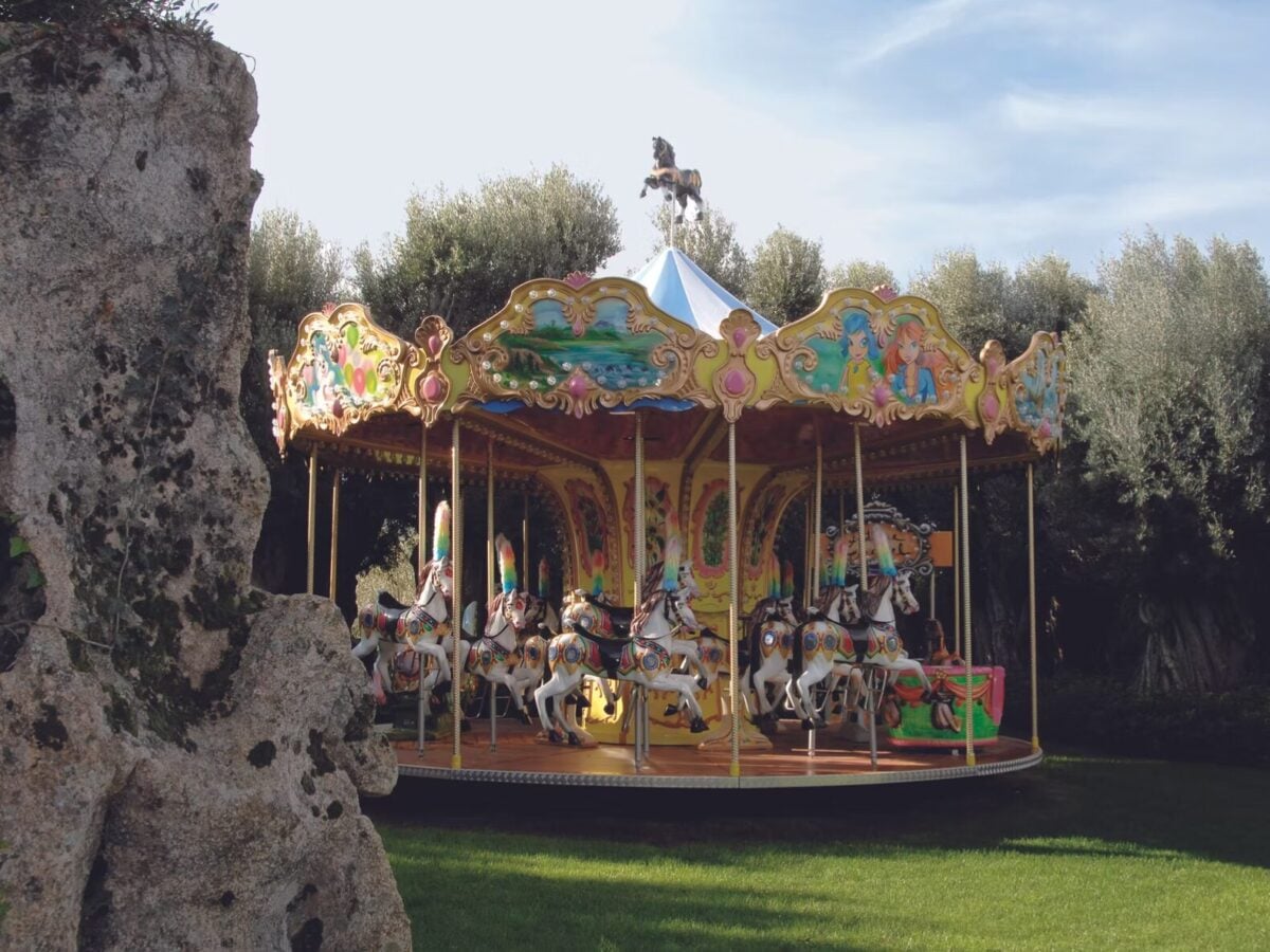 Le foto mai viste di Villa Certosa. La casa di Berlusconi è in vendita per 500 milioni di euro Le foto mai viste di Villa Certosa. La casa di Berlusconi è in vendita per 500 milioni di euro