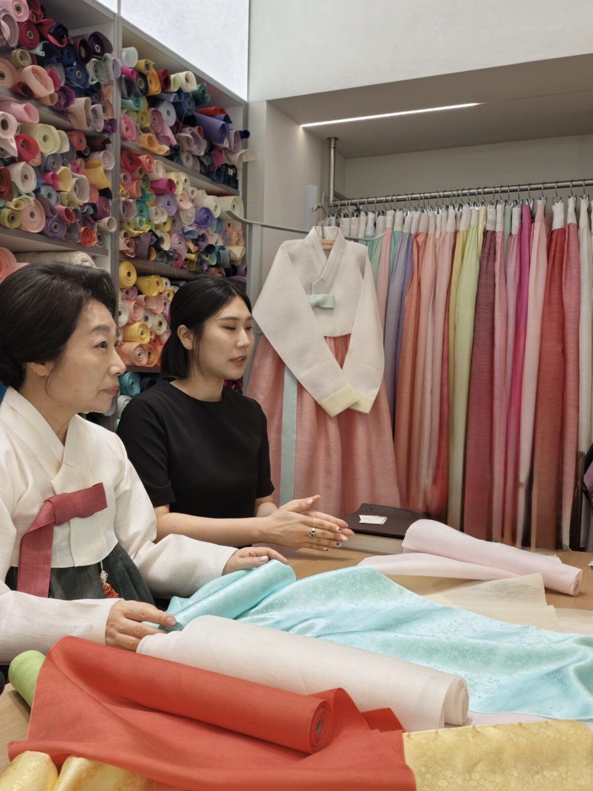 K-luxury, la nuova onda coreana passa dall’hanbok: dentro Kumdanje, dove la tradizione diventa desiderio globale K-luxury, la nuova onda coreana passa dall’hanbok: dentro Kumdanje, dove la tradizione diventa desiderio globale