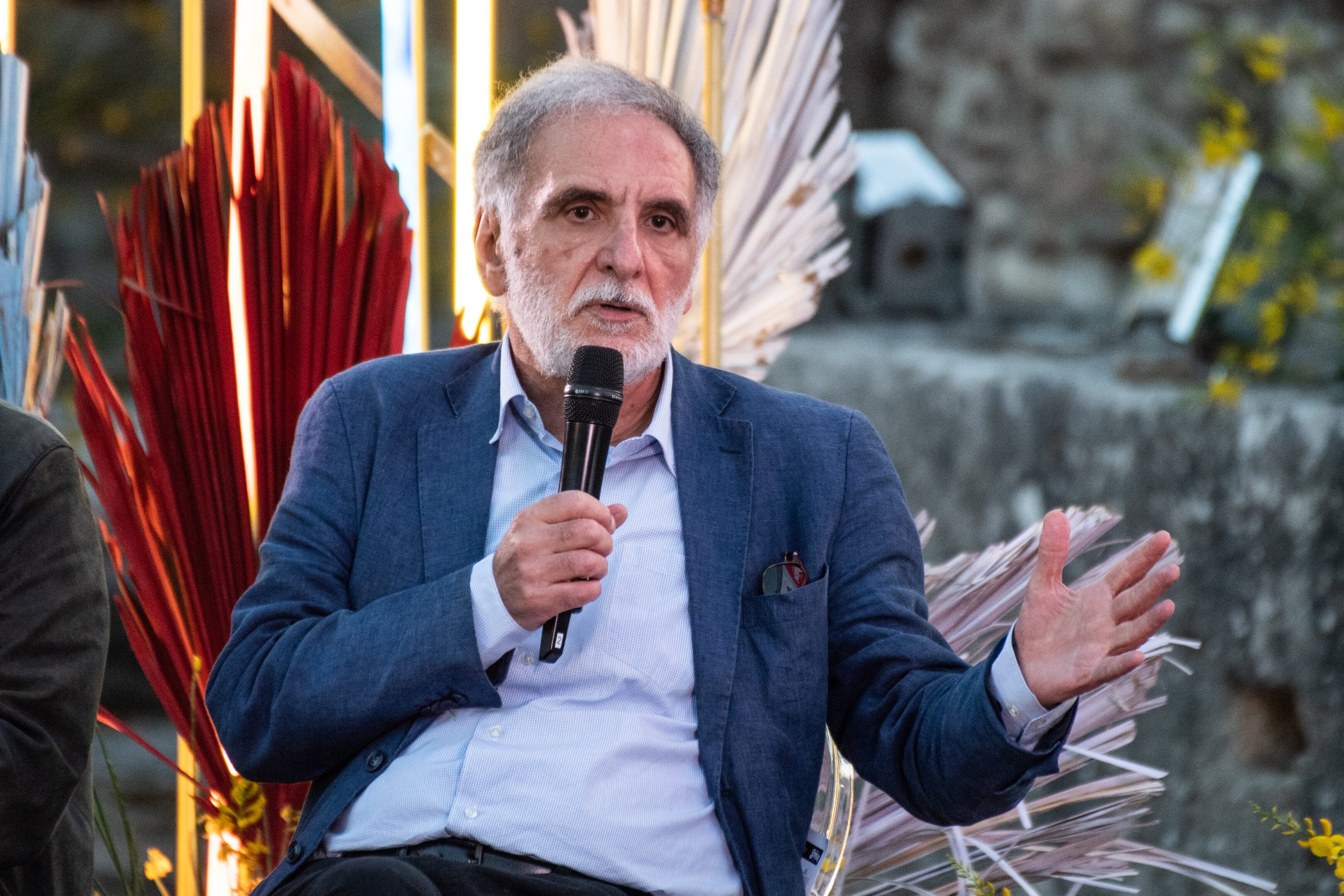 Premio Strega 2026, la finale è una corsa a sei: Michele Mari davanti a tutti