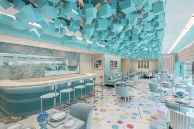 Tiffany apre a Hong Kong il Blue Box Café: il sogno di Breakfast at Tiffany’s diventa un’esperienza di lusso