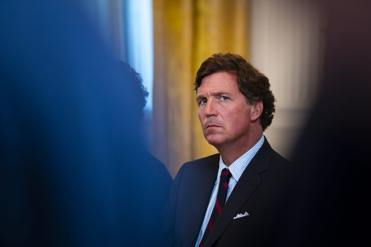 Tucker Carlson rompe con i repubblicani: “Non li sosterrò più”, terremoto nel mondo Maga