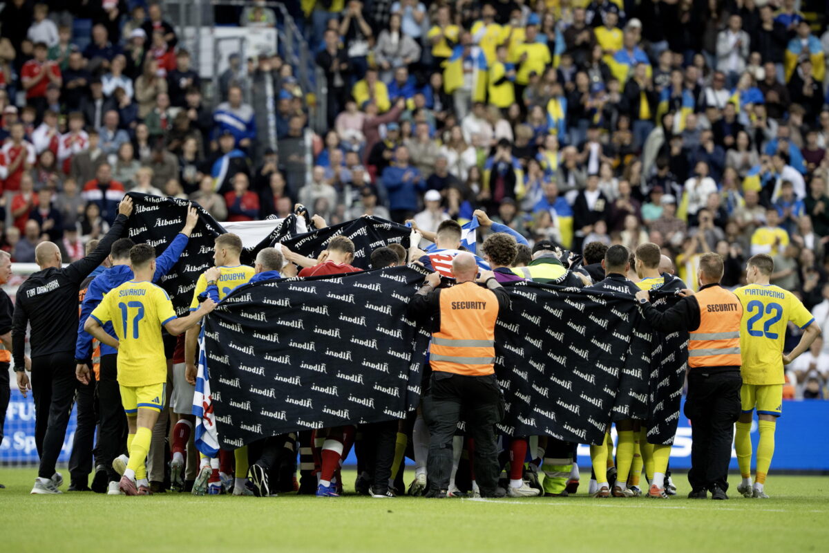 Eriksen nuovo malore in campo: salvato dal pacemaker impiantato nel 2021