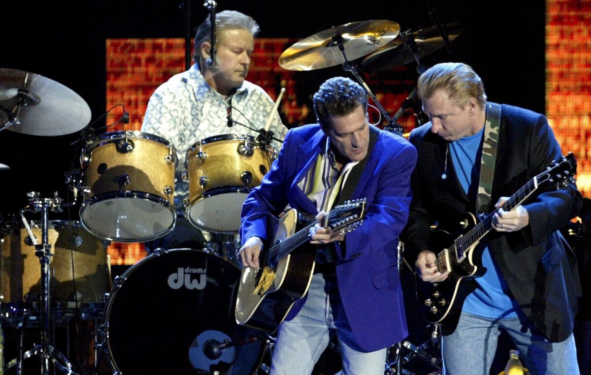 Eagles: l’America dietro la porta dell’Hotel California